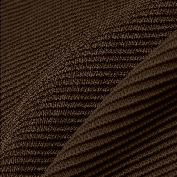 NWT Aritzia Babaton Sculpt Knit Squareneck Cropped Tank in Coffee Bean - Picture 7 of 7